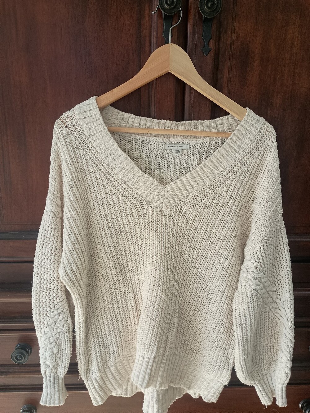 American Eagle Cream V-Neck Cable Sleeve 100% Cotton Chunky Knit Sweater S